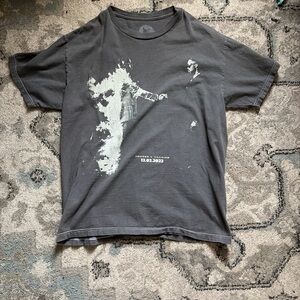 Black Short-Sleeve Graphic Tee - Men's Casual Shirt